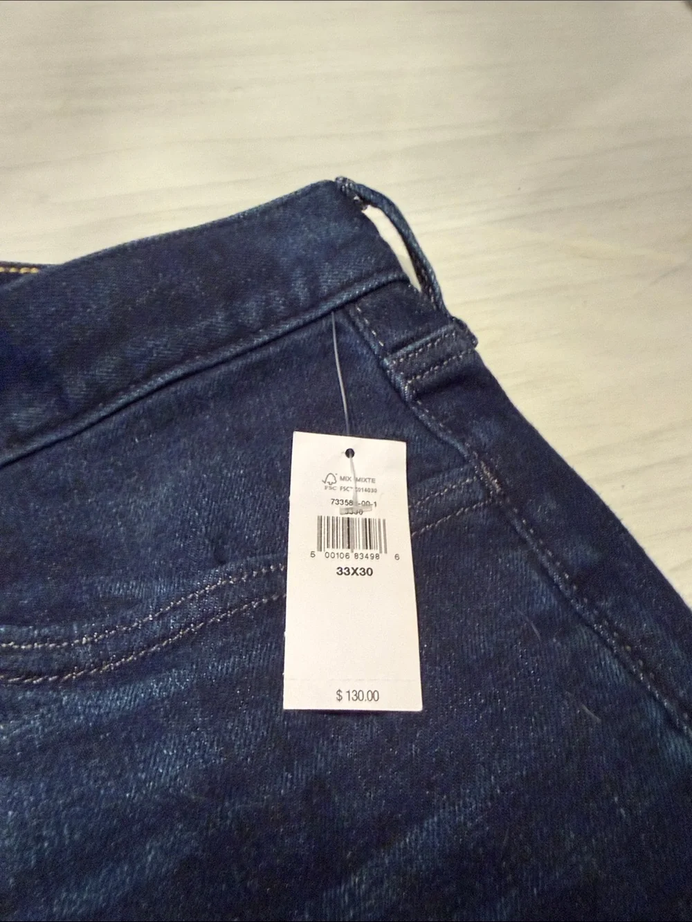 Banana Repiblic Men’s “Traveler” straight leg jeans